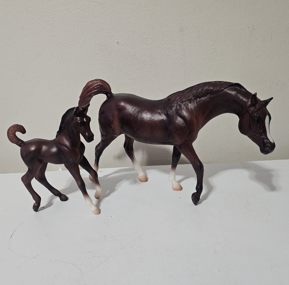 Breyer Classics Chestnut Arabian Horse and Foal